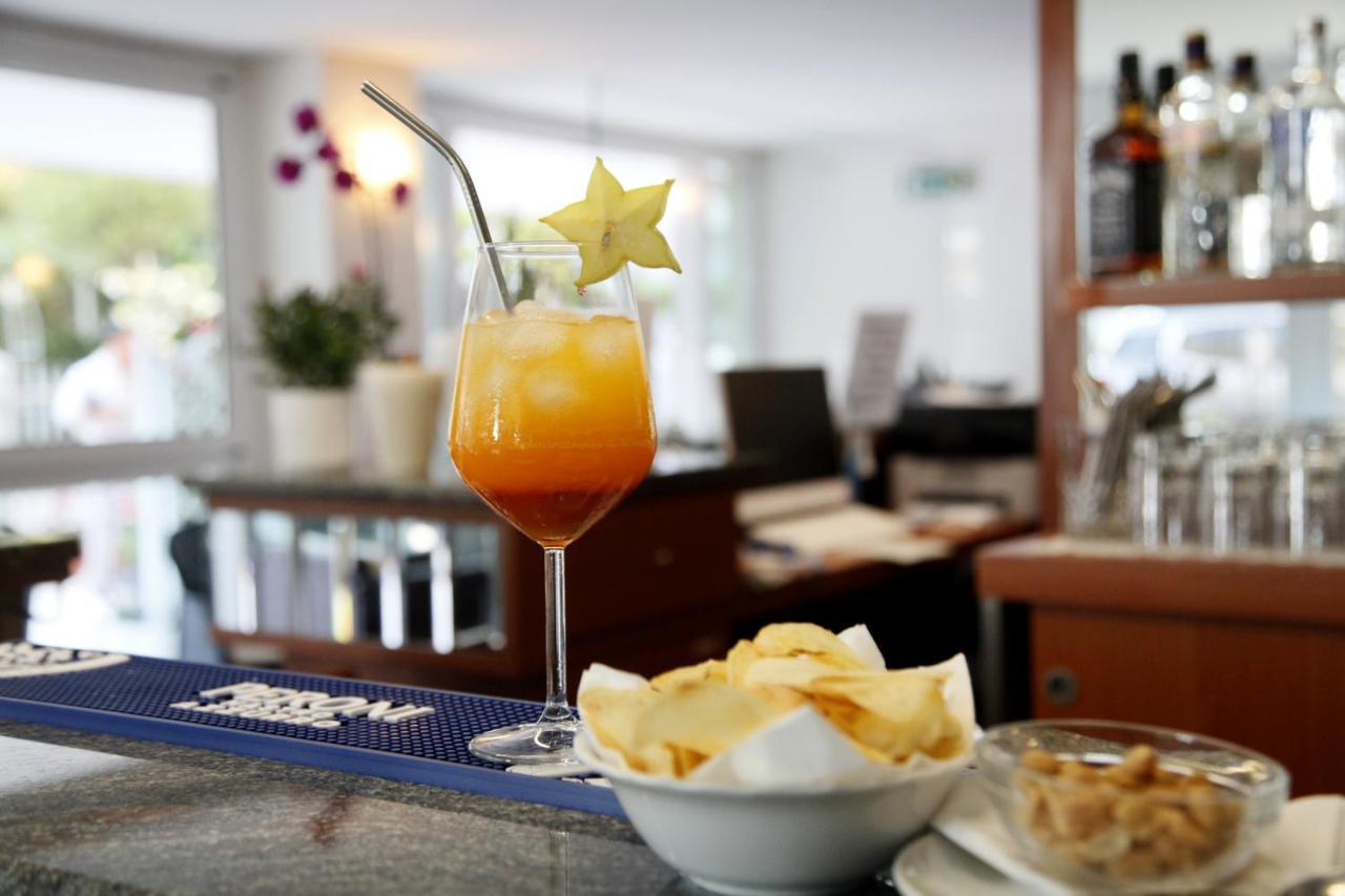 Hotel Alfa Anche In All Inclusive リミニ エクステリア 写真