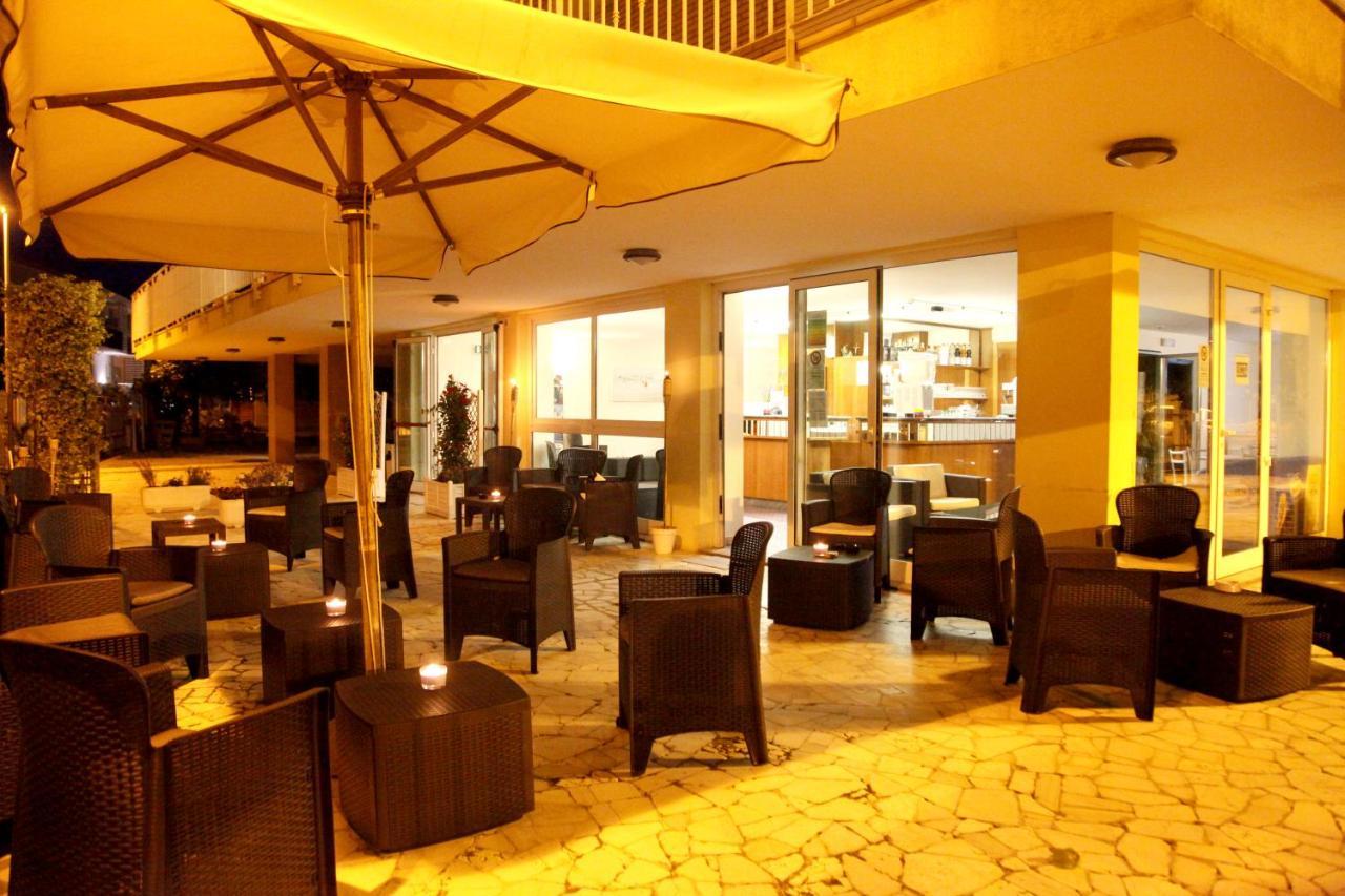 Hotel Alfa Anche In All Inclusive リミニ エクステリア 写真